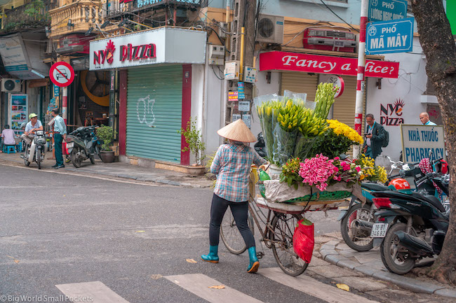 Vietnam, Hanoi, Old Town Street Seller